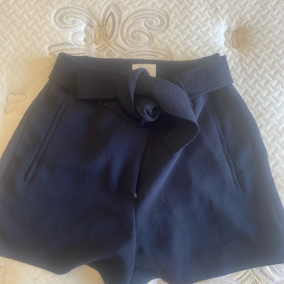 Wilfred Paperbag Shorts - Picture 3 of 5